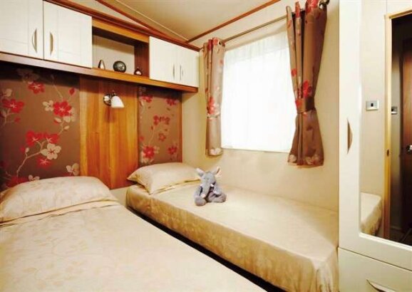 Hopton Holiday Village, Ref 10118