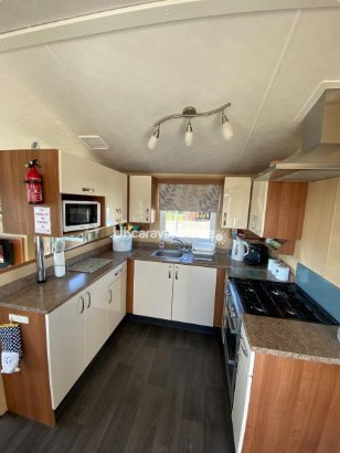 Cayton Bay Caravan Park, Ref 10385