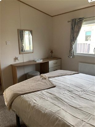 Cayton Bay Caravan Park, Ref 10845