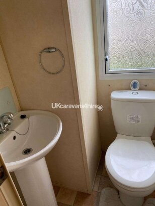 Cayton Bay Caravan Park, Ref 11655