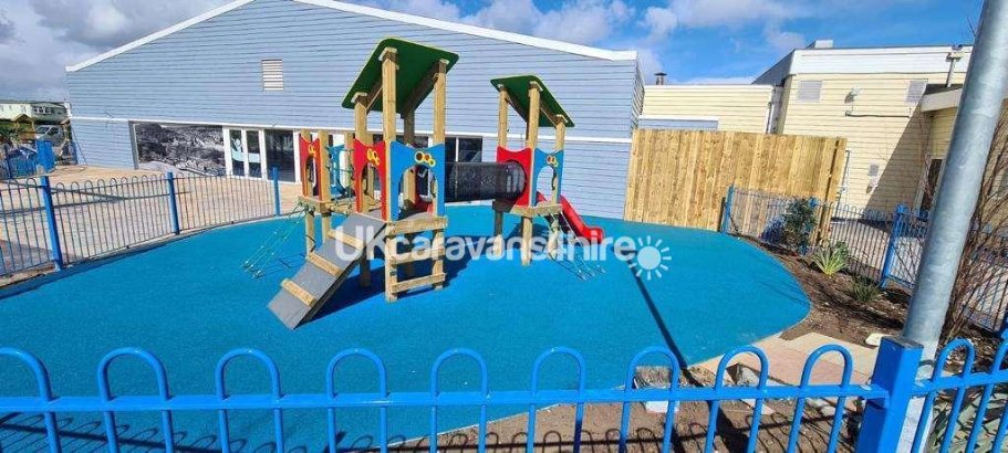 Cayton Bay Caravan Park, Ref 11757