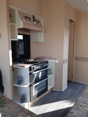Happy Days Caravan Park, Ref 11886