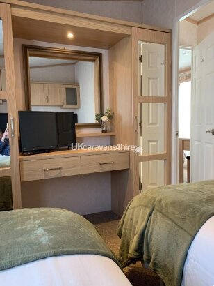 Cayton Bay Caravan Park, Ref 11899