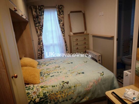 The Beach Caravan Park, Ref 12385