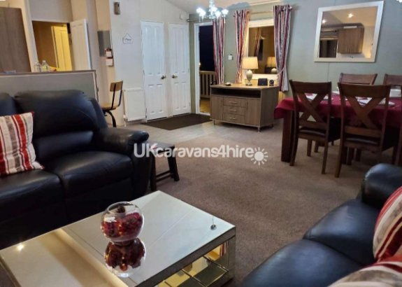 Cayton Bay Caravan Park, Ref 12554