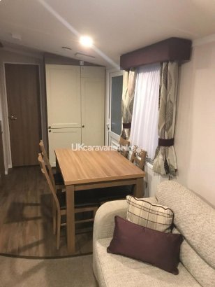 Hopton Holiday Village, Ref 12711