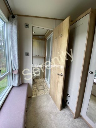 Cayton Bay Caravan Park, Ref 12788