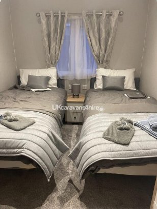 Cayton Bay Caravan Park, Ref 13820