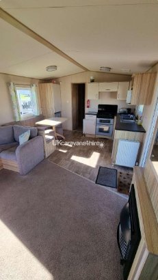 Cayton Bay Caravan Park, Ref 14232