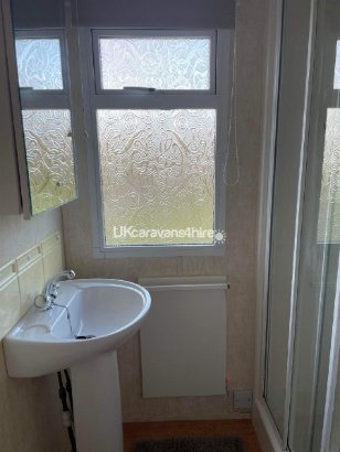 Dyffryn Seaside Estate, Ref 14306