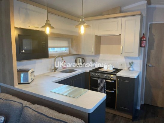 Cayton Bay Caravan Park, Ref 14340