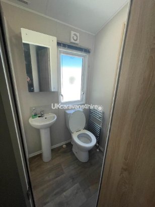 Marton Mere Holiday Village, Ref 14471