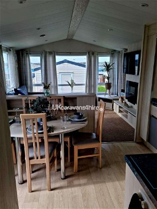 Blue Dolphin Holiday Park, Ref 14510