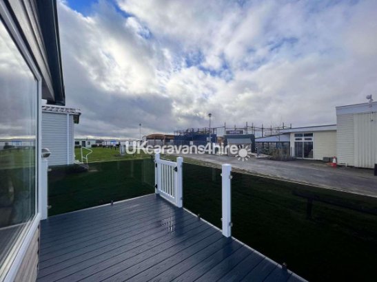 Cayton Bay Caravan Park, Ref 14637