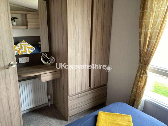 Cayton Bay Caravan Park, Ref 14637