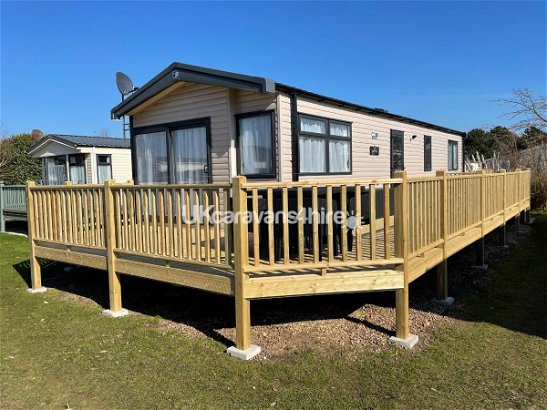 Pinewoods Holiday Park, Ref 14829