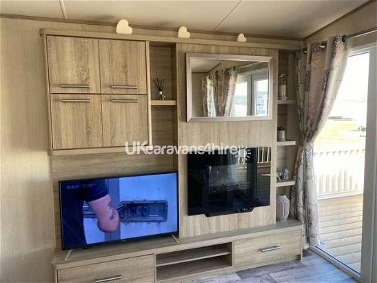Cayton Bay Caravan Park, Ref 15419