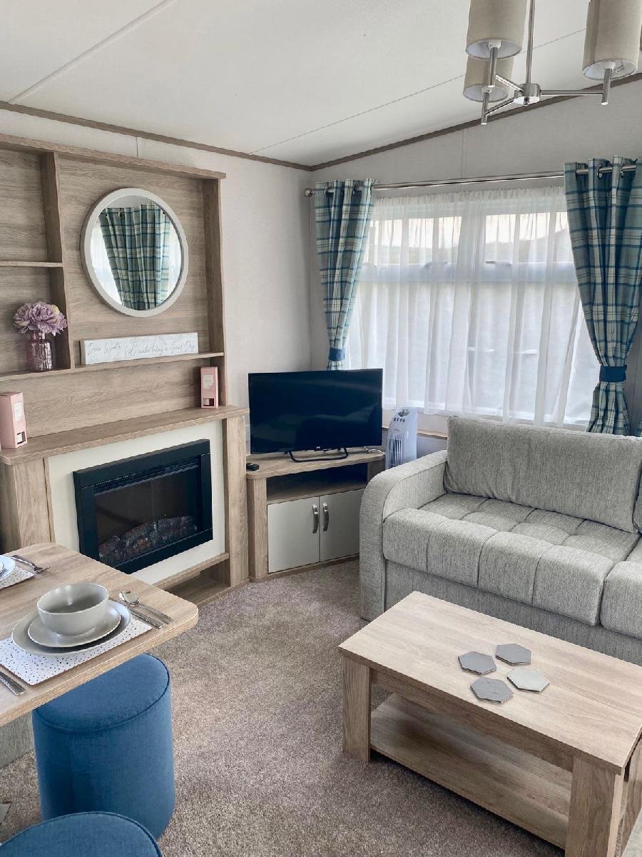 Pet Friendly, 4 Berth Static Caravan For Hire At Lido Leisure Park ...