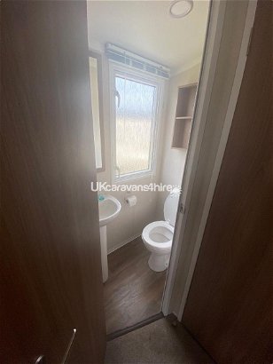 Marton Mere Holiday Village, Ref 15592