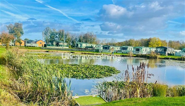 Herons Mead Caravan Park, Ref 15736