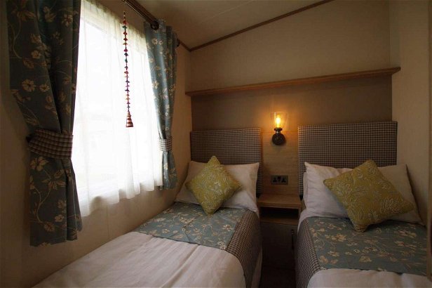 Cayton Bay Caravan Park, Ref 15913