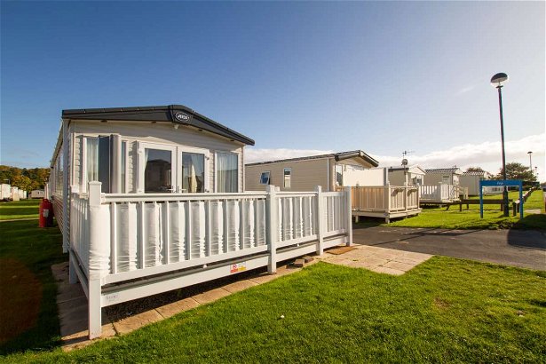 Cayton Bay Caravan Park, Ref 15913