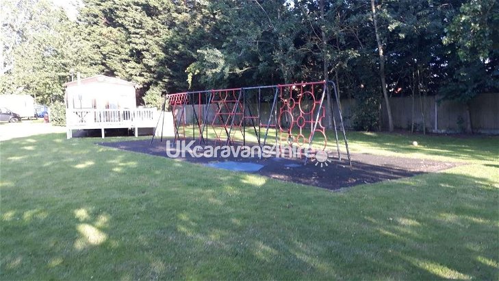 Hopton Holiday Village, Ref 16172