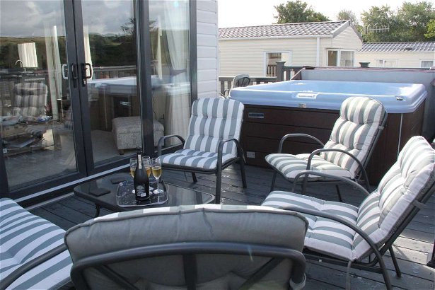 Whitecliff Bay Holiday Park, Ref 16182