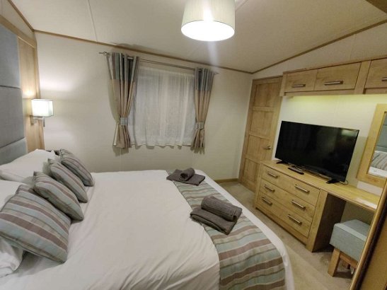 Whitecliff Bay Holiday Park, Ref 16547