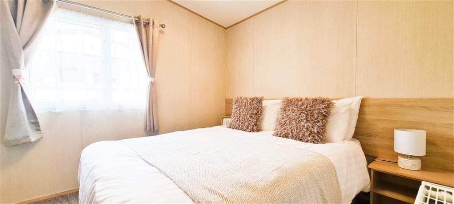 Cayton Bay Caravan Park, Ref 16595