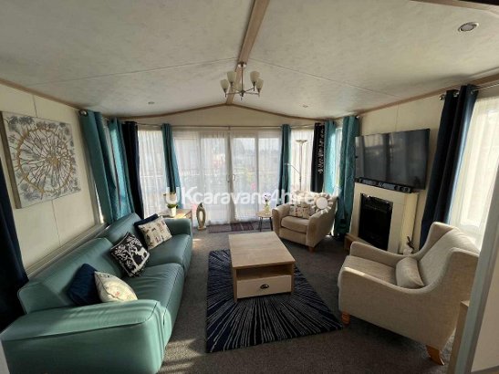Cayton Bay Caravan Park, Ref 16877