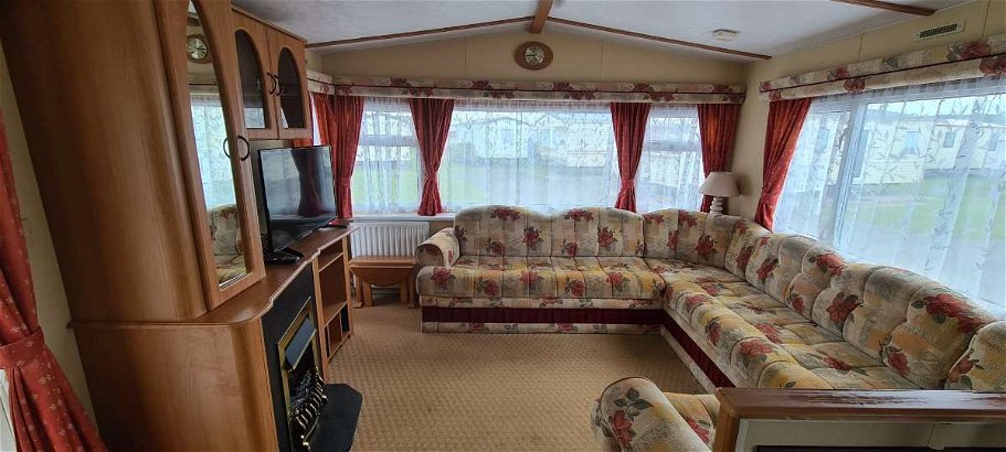 Happy Days Caravan Park, Ref 17182