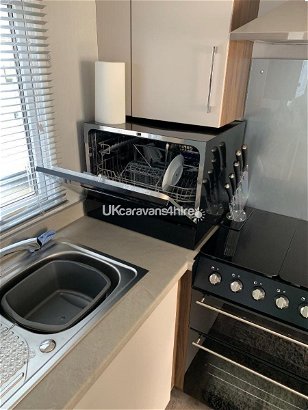 Marton Mere Holiday Village, Ref 17521
