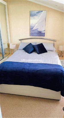 Cayton Bay Caravan Park, Ref 17608