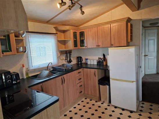Riverside Caravan Centre, Ref 18000