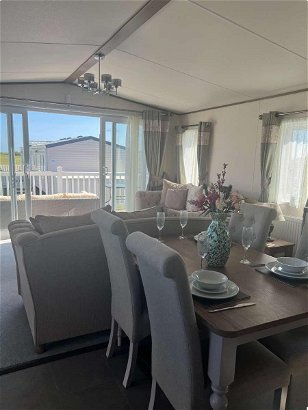 Cayton Bay Caravan Park, Ref 18025
