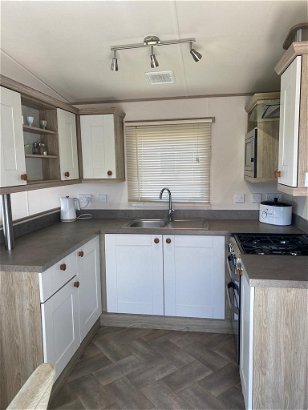 Freshwater Beach Holiday Park, Ref 18055