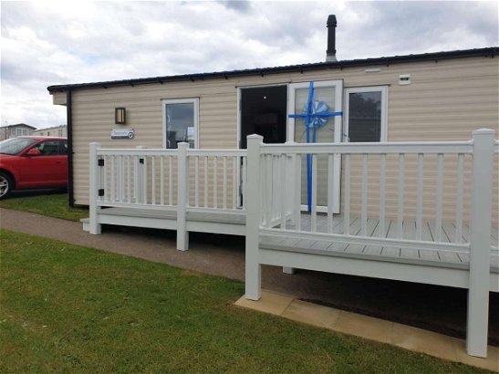 Blue Dolphin Holiday Park, Ref 18209