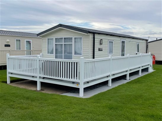 Cayton Bay Caravan Park, Ref 18415