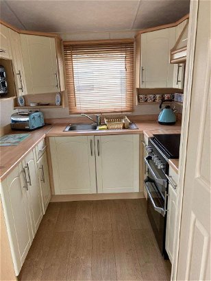 Happy Days Caravan Park, Ref 18529