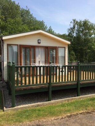 Pinewoods Holiday Park, Ref 5674