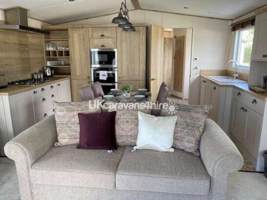 Hopton Holiday Village, Ref 6338