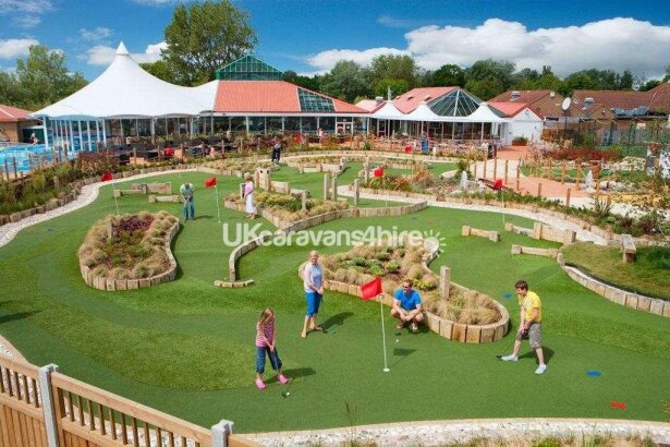 Hopton Holiday Village, Ref 6338