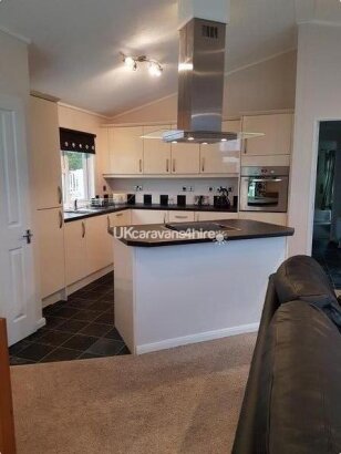 Woodlands Park, Ref 6424