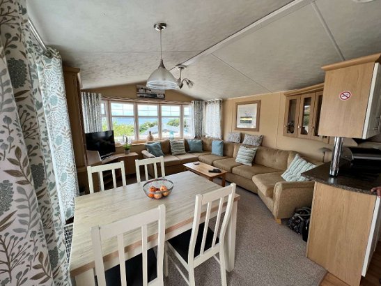 Waterside, Paignton, Ref 663