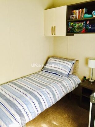 Cayton Bay Caravan Park, Ref 6755