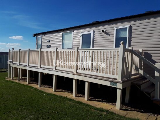 Blue Dolphin Holiday Park, Ref 8128