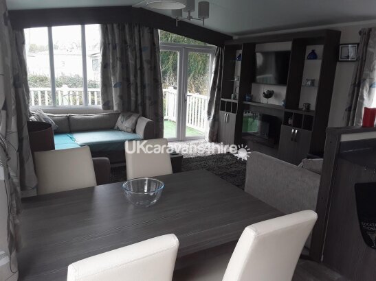 Manor Park Holiday Village, Ref 8169