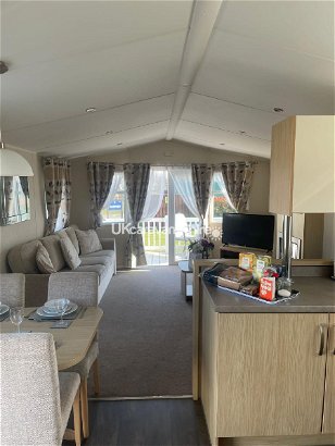 Hopton Holiday Village, Ref 9306