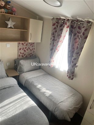 Hopton Holiday Village, Ref 9306